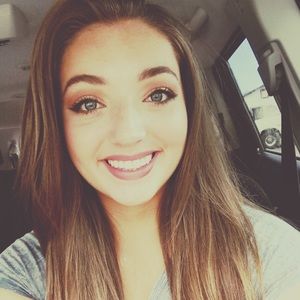 Meet your Posher, Alyssa